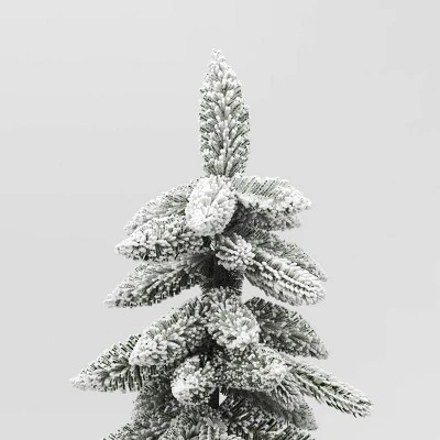 19" Christmas Flocked Tree Round White Base - Wondershop™ 2 19" Christmas Flocked Tree Round White Base - Wondershop™ - Image 2