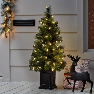 150ct LED C6 Faceted Christmas String Lights Warm White With Green Wire - Wondershop™ 1 150ct LED C6 Faceted Christmas String Lights Warm White With Green Wire - Wondershop™